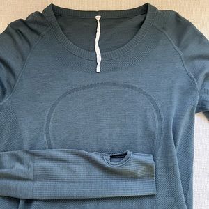 Lululemon long sleeve top